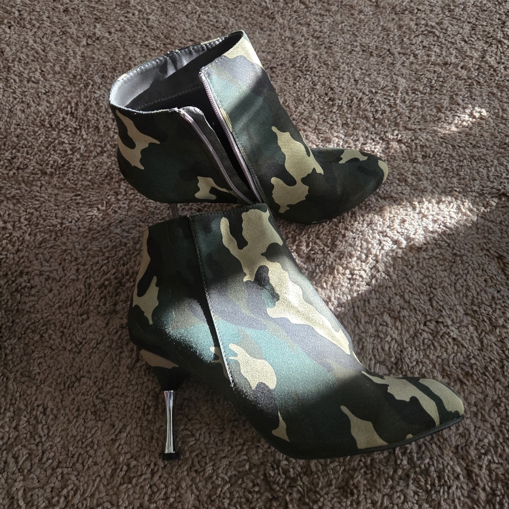 Camouflage Women's Boots